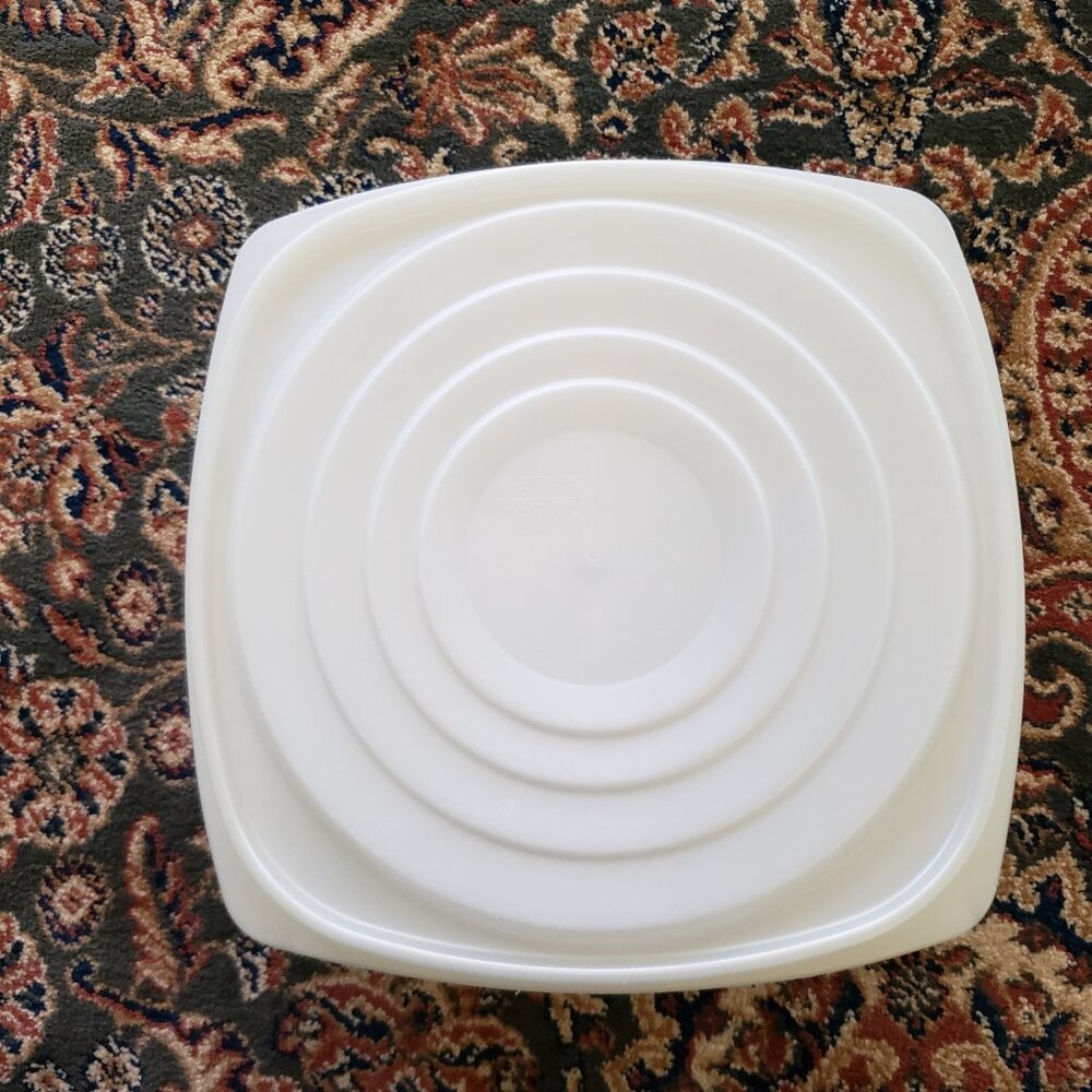 Lot of 5 Food Storage Containers with lids - Various sizes - Picture 15 of 15
